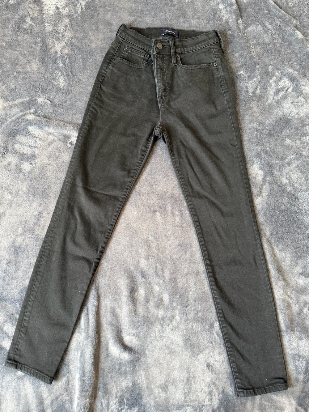 J.Crew Women’s Black Skinny Jeans Size 27 Stretch Denim Dark Wash.